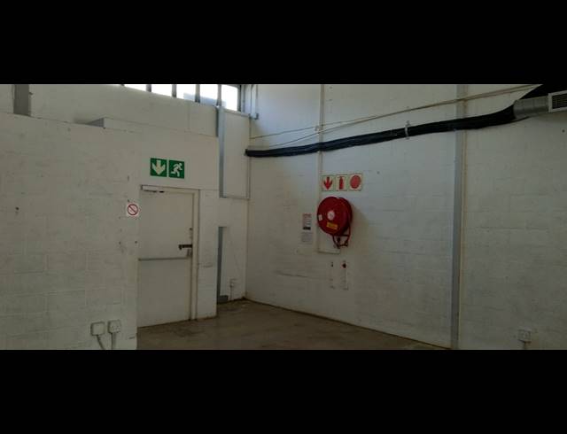 173M² RETAIL TO LET IN RETREAT